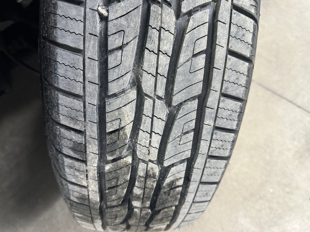 Certified 2023 GMC Acadia SLE w/ Driver Convenience Package image 39