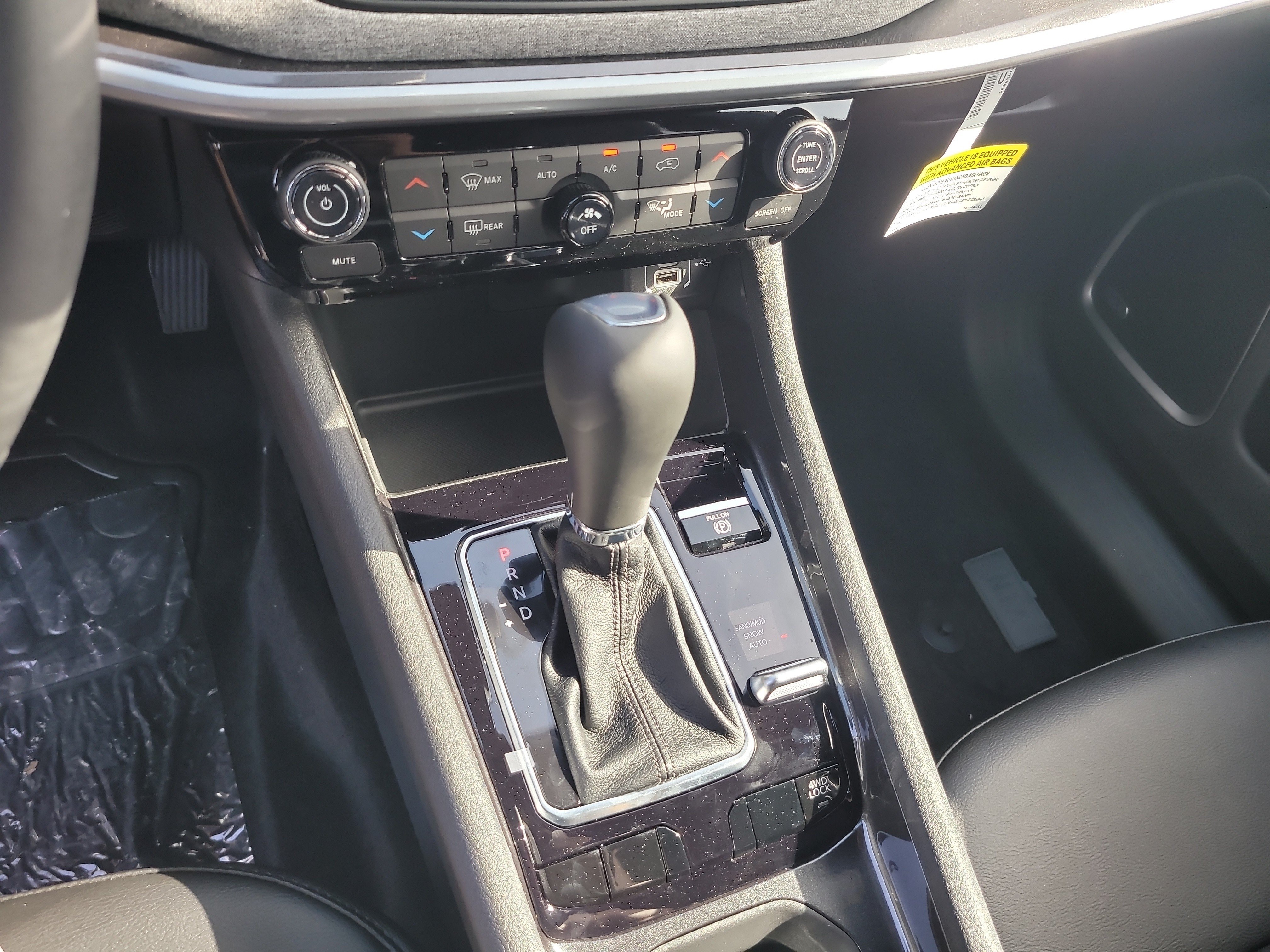 New 2026 Jeep Compass Latitude AWD/4WD image 20