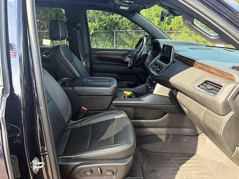 Used 2022 Chevrolet Tahoe Premier w/ Premium Package 2 RWD image 34