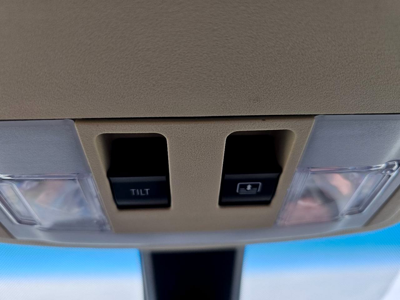 Used 2014 Lincoln MKT AWD image 25