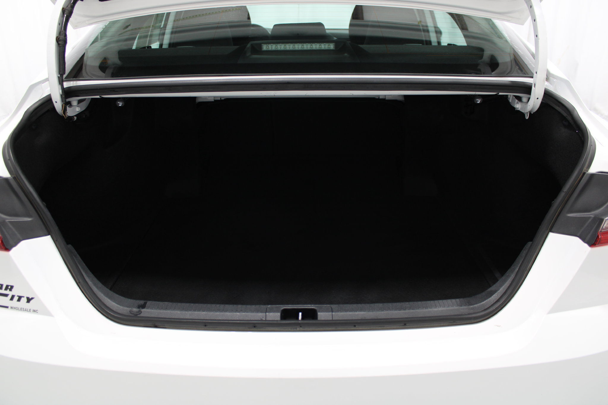 Used 2025 Toyota Camry LE FWD image 19