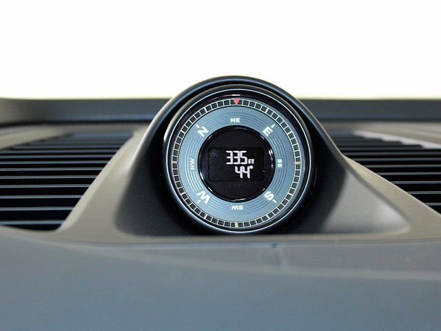 New 2025 Porsche Macan 4S Electric image 16