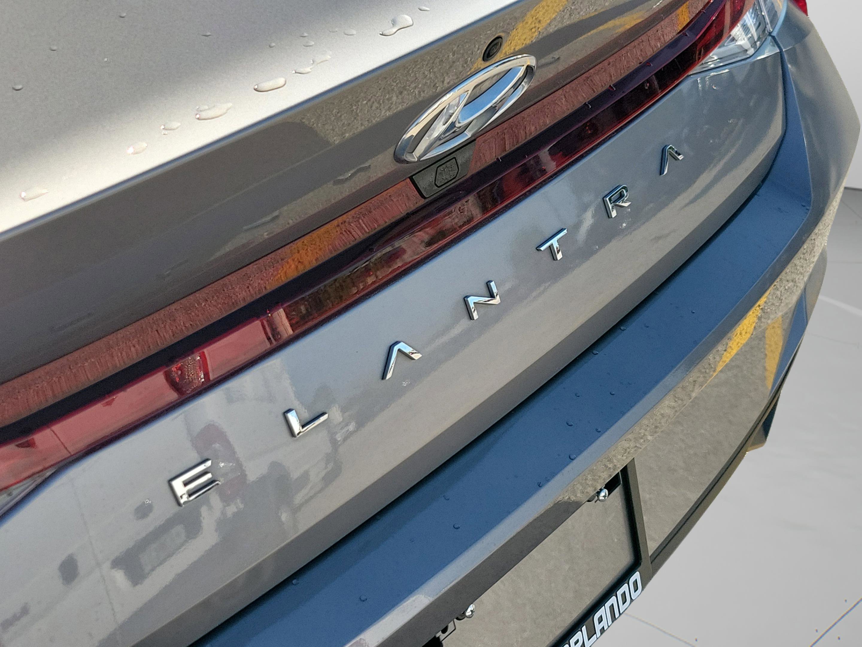 Certified 2021 Hyundai Elantra SEL w/ Convenience Package image 6