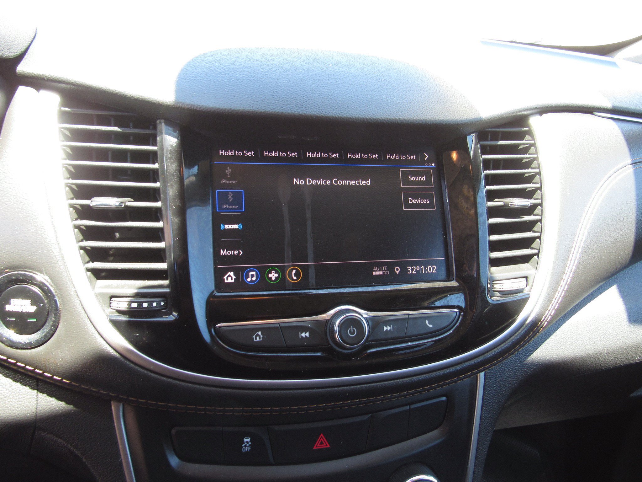 Used 2021 Chevrolet Trax LT w/ Midnight Edition FWD image 18