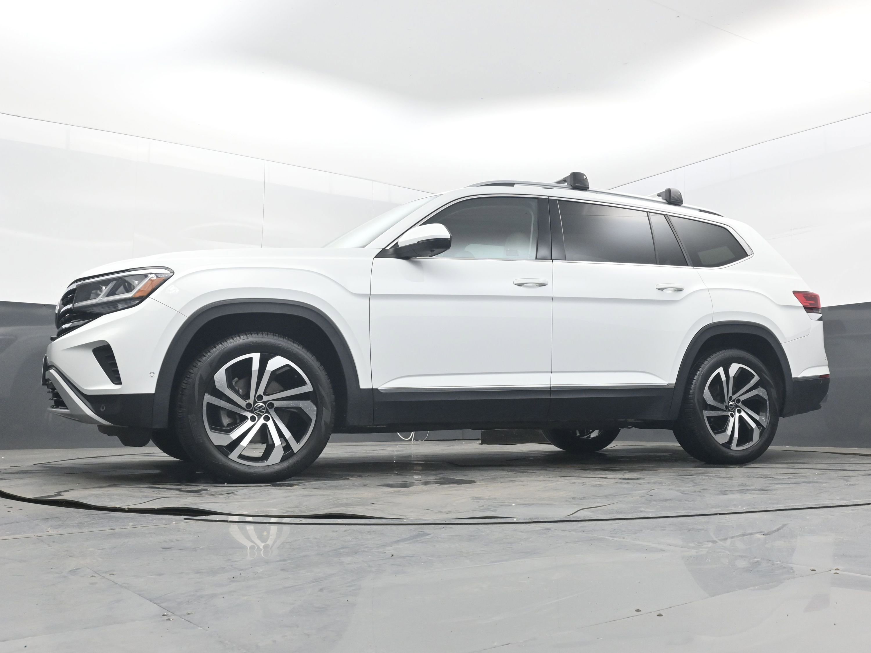 Used 2021 Volkswagen Atlas SEL Premium image 26
