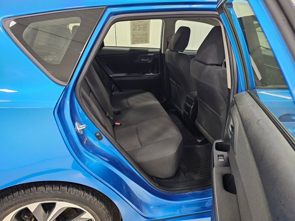 Used 2017 Toyota Corolla iM image 6