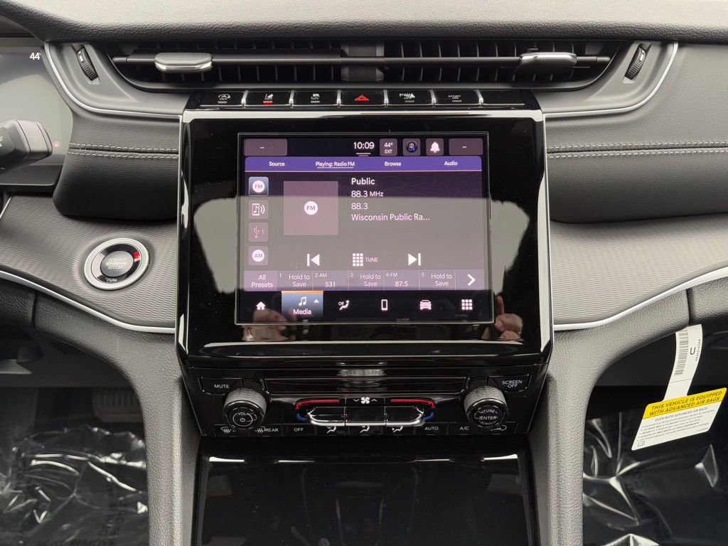 New 2025 Jeep Grand Cherokee Laredo X AWD/4WD image 21