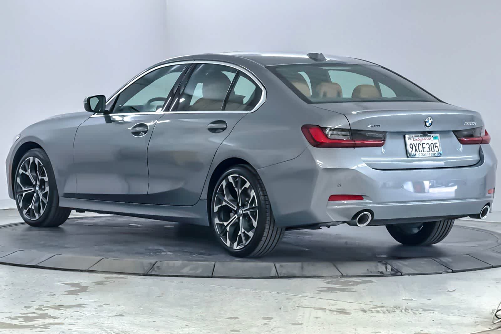 Used 2026 BMW 330i xDrive Sedan w/ Premium Package AWD/4WD image 6