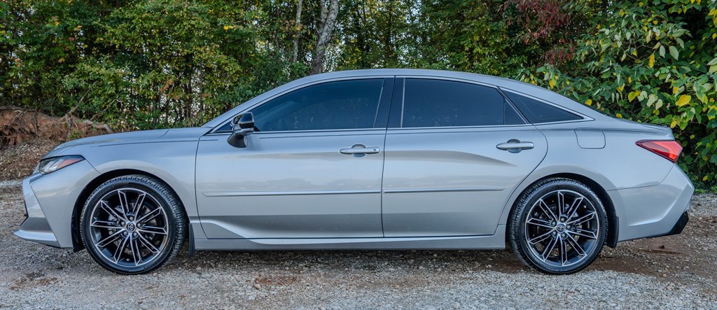 Used 2019 Toyota Avalon Touring w/ Advanced Safety Package FWD image 2