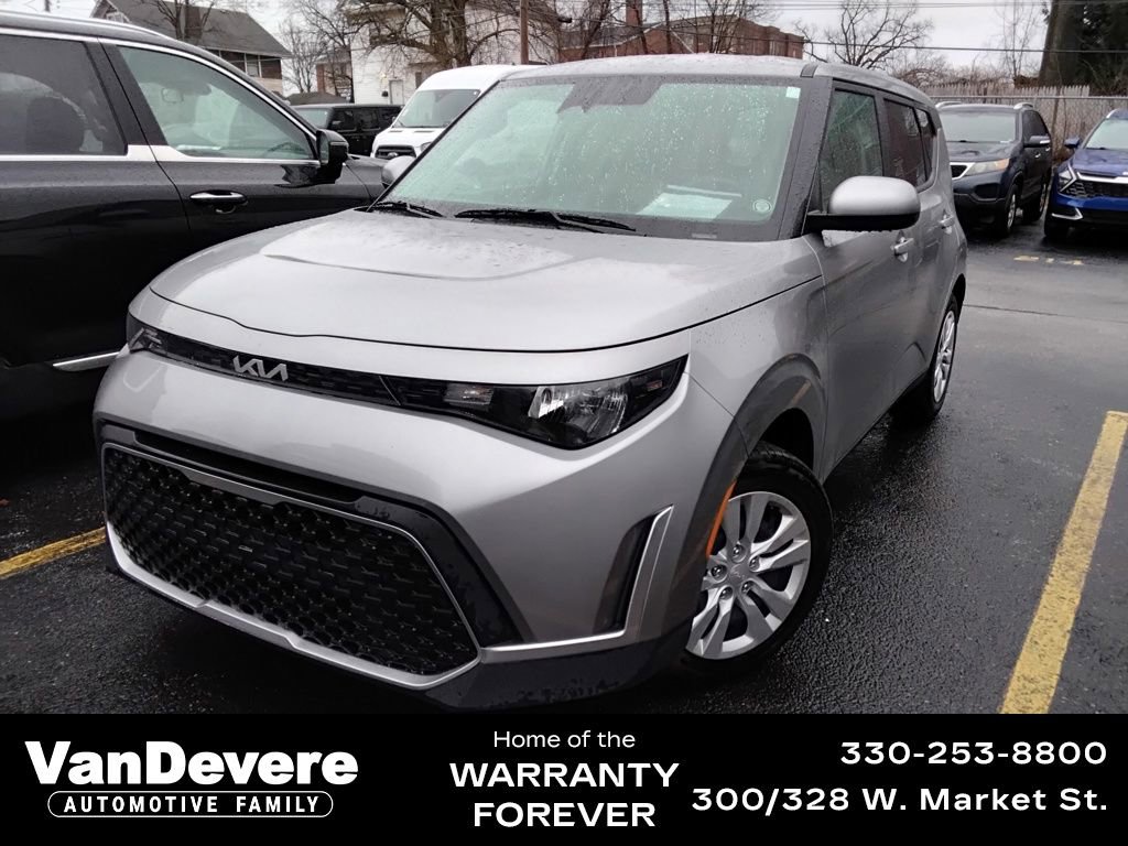 Used 2024 Kia Soul LX image 1