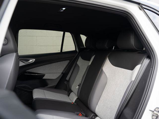 Used 2023 Volkswagen ID.4 Pro AWD/4WD image 18