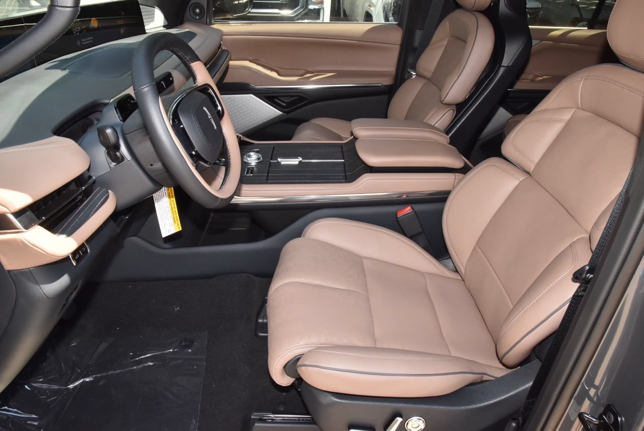 New 2027 Lincoln Navigator Black Label AWD/4WD image 13