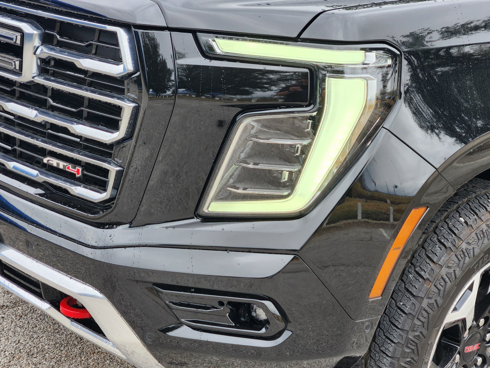 Used 2026 GMC Yukon AT4 w/ AT4 Premium Package AWD/4WD image 29