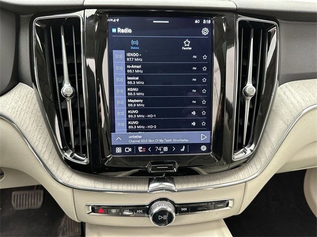 Certified 2023 Volvo XC60 B5 Plus w/ Climate Package image 16