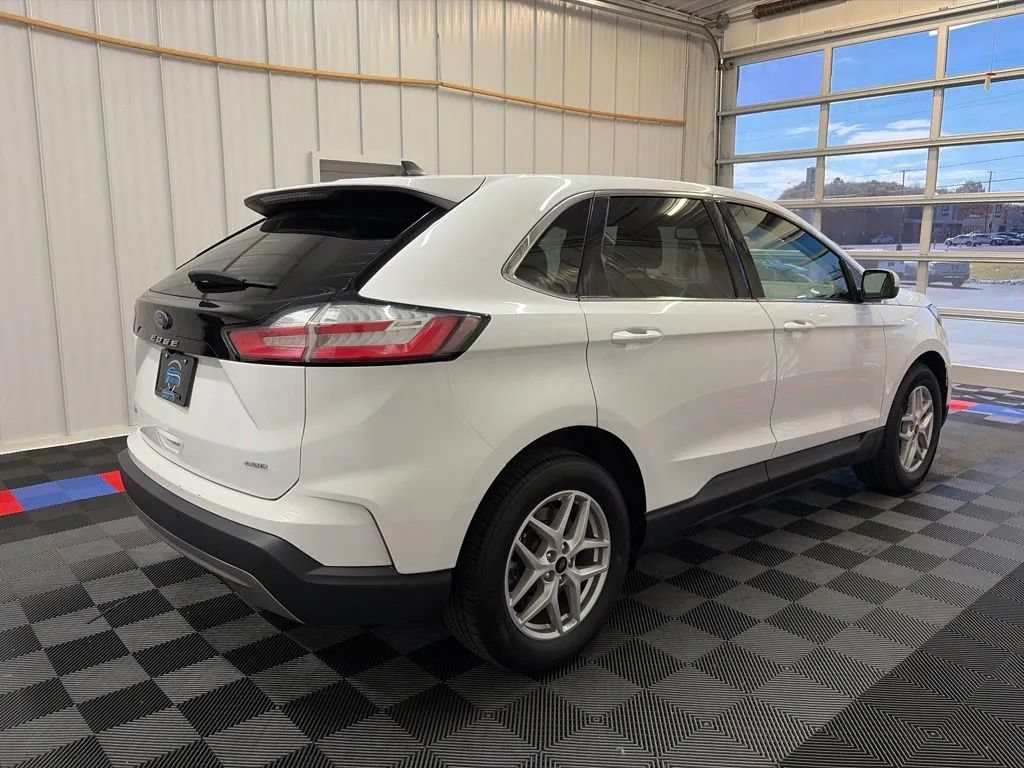 Used 2024 Ford Edge SEL AWD/4WD image 4