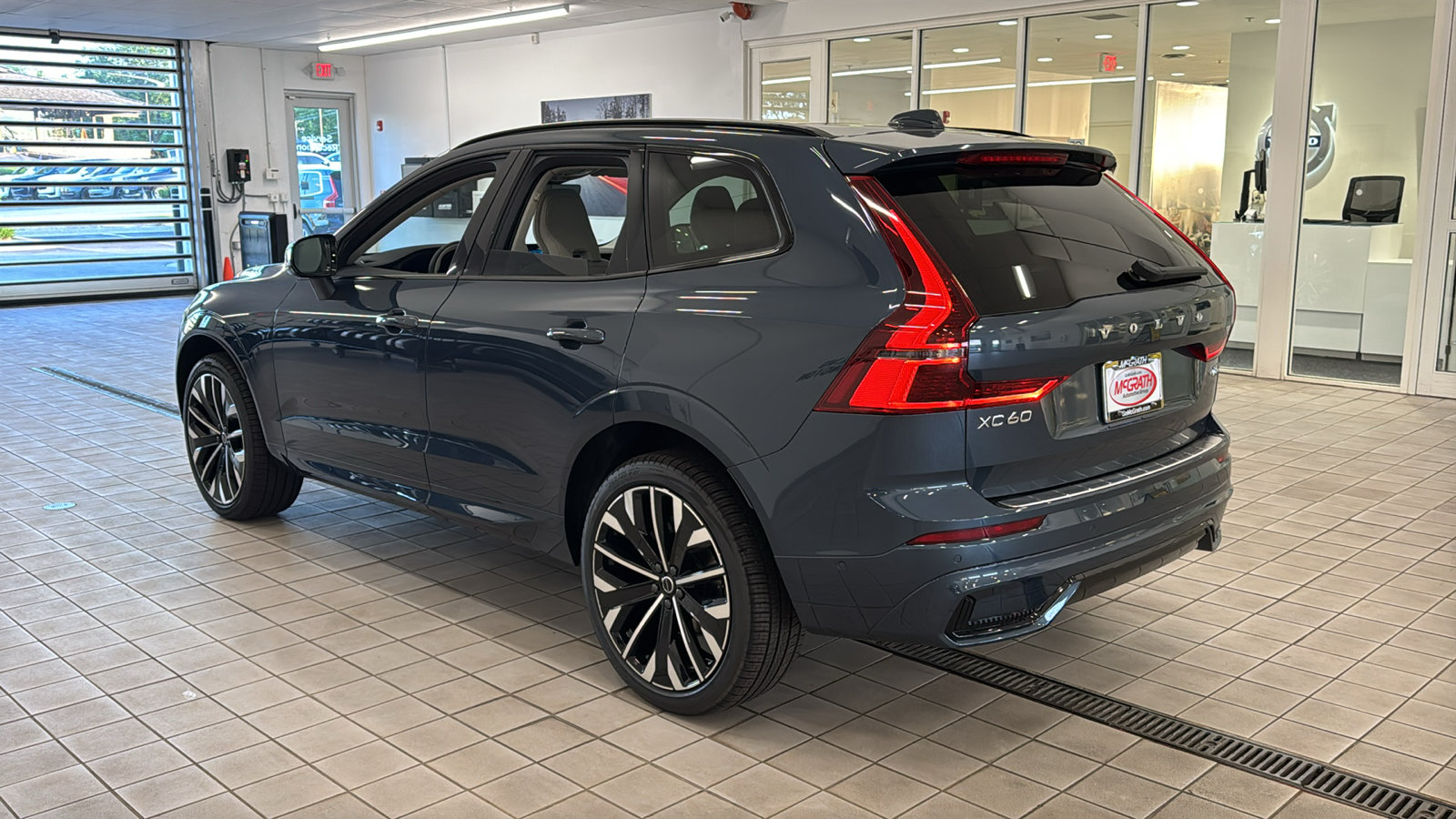 New 2026 Volvo XC60 B5 Ultra w/ Protection Package Premier AWD/4WD image 7