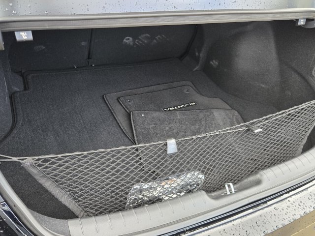 Used 2024 Hyundai Elantra Limited FWD image 13