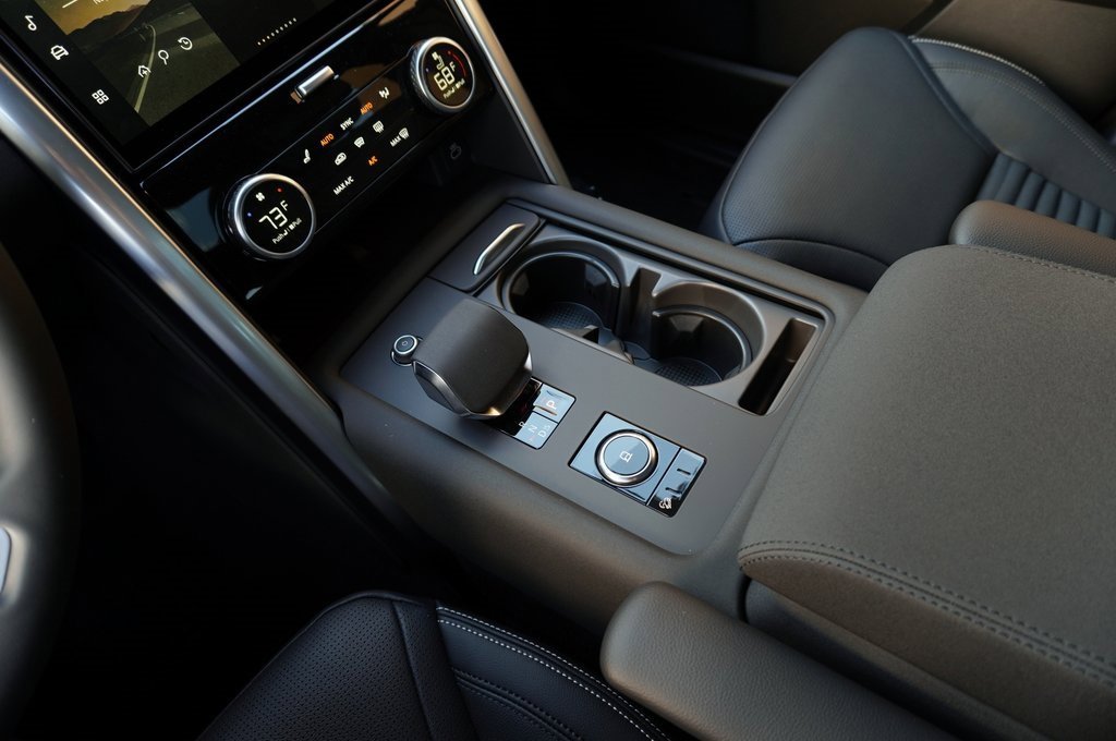 New 2025 Land Rover Discovery S image 29