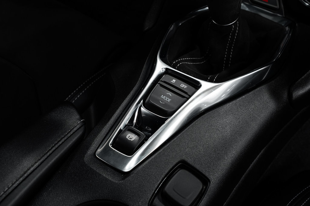 Used 2020 Chevrolet Camaro SS RWD image 30