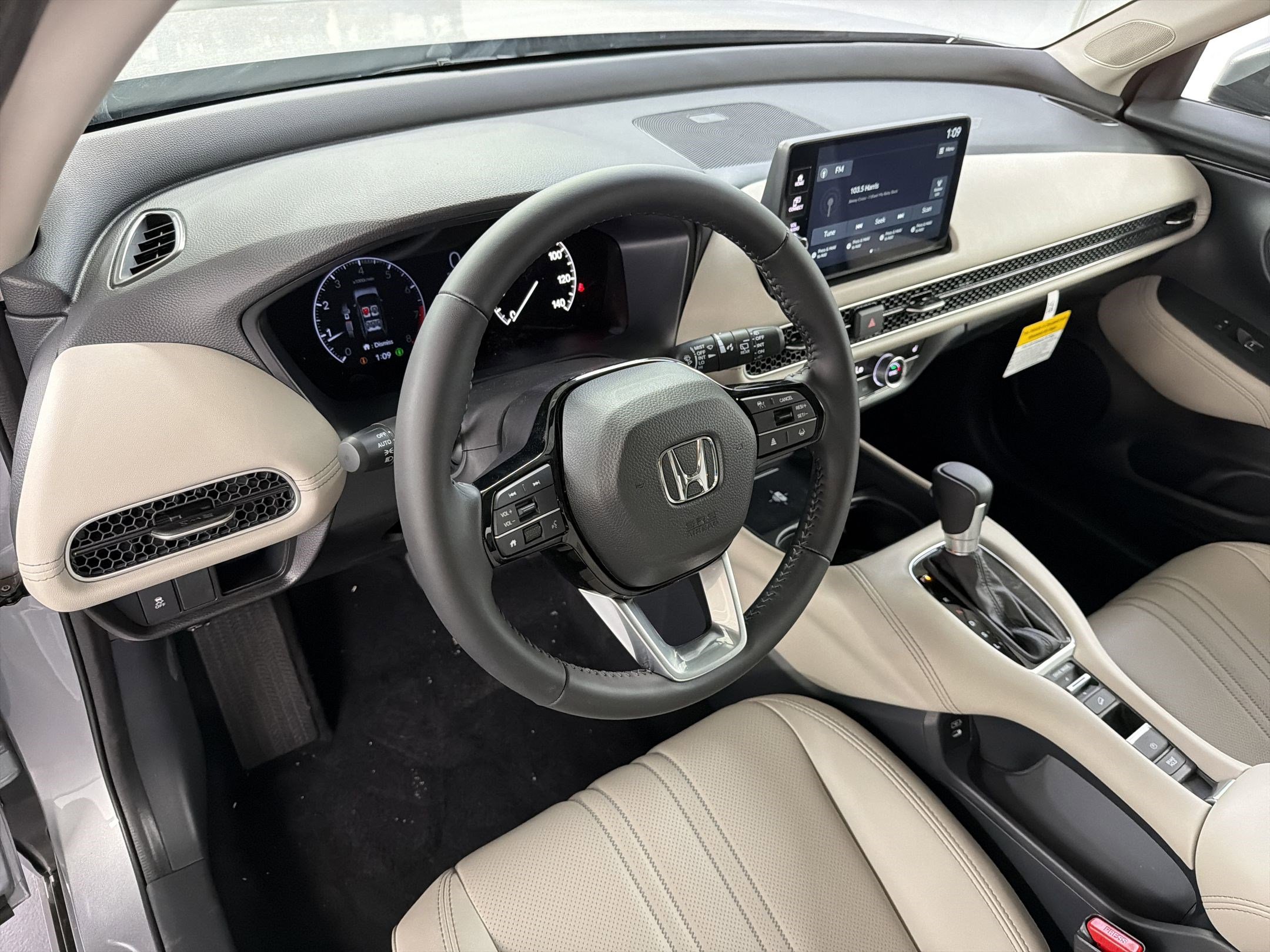 New 2027 Honda HR-V EX-L image 4