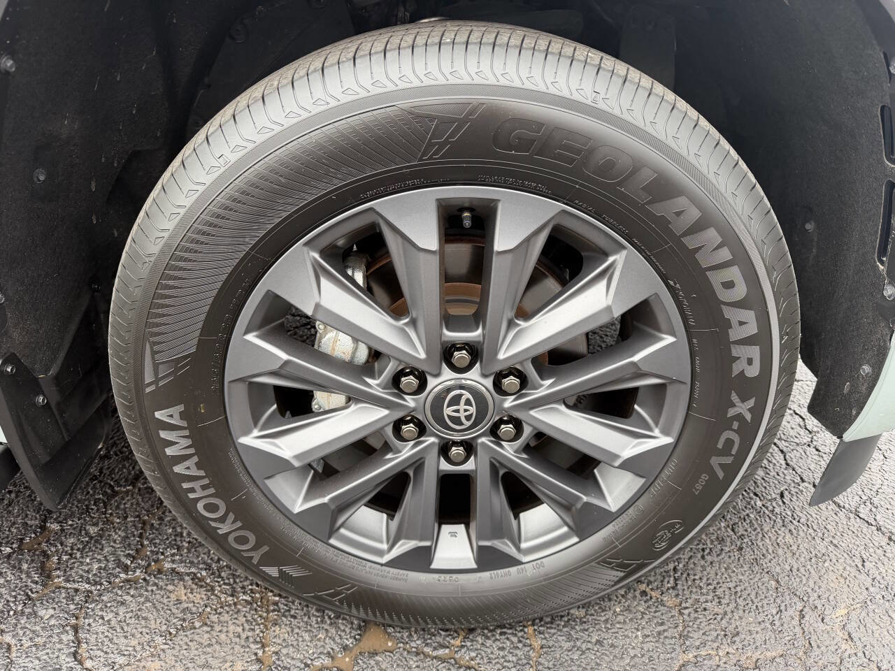 Used 2024 Toyota Sequoia Limited w/ Tow Technology Package AWD/4WD image 23