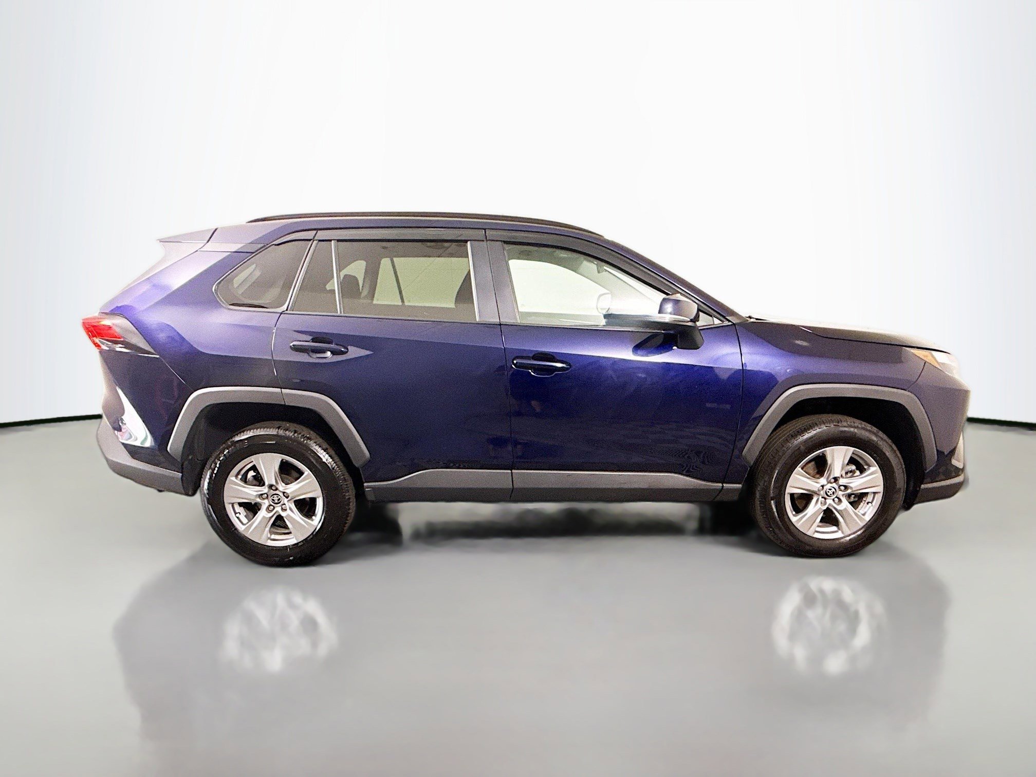 Used 2022 Toyota RAV4 XLE image 11