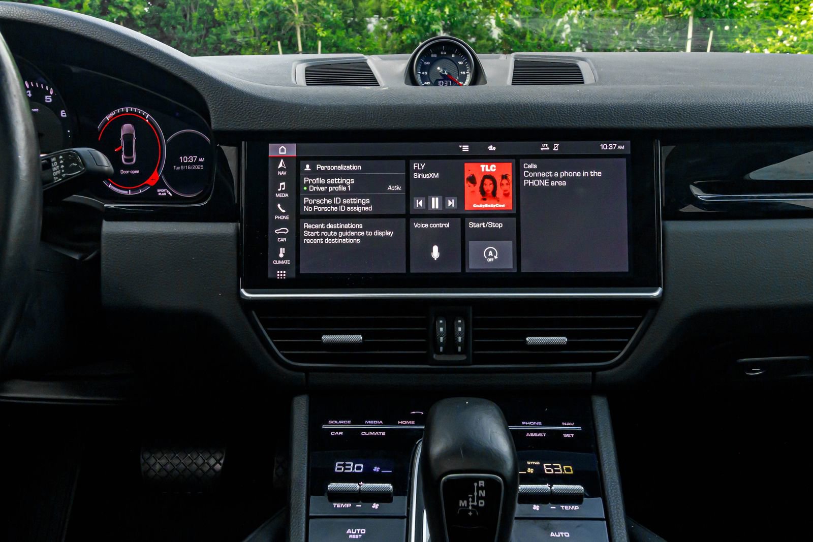 Used 2021 Porsche Cayenne Coupe image 18