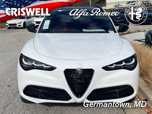 New 2025 Alfa Romeo Stelvio Sprint image 3