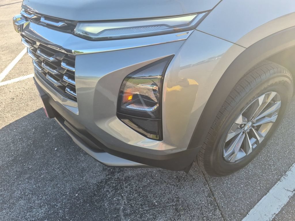 Used 2025 Chevrolet Equinox LT w/ Convenience Package II FWD image 7