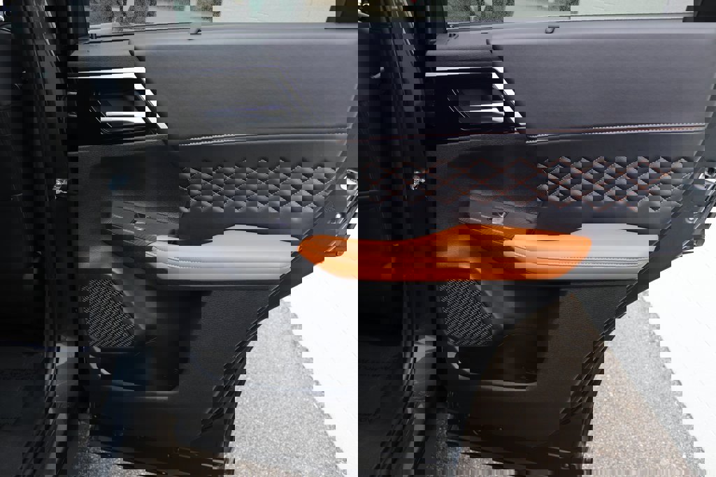 Used 2025 Mitsubishi Outlander SEL image 28