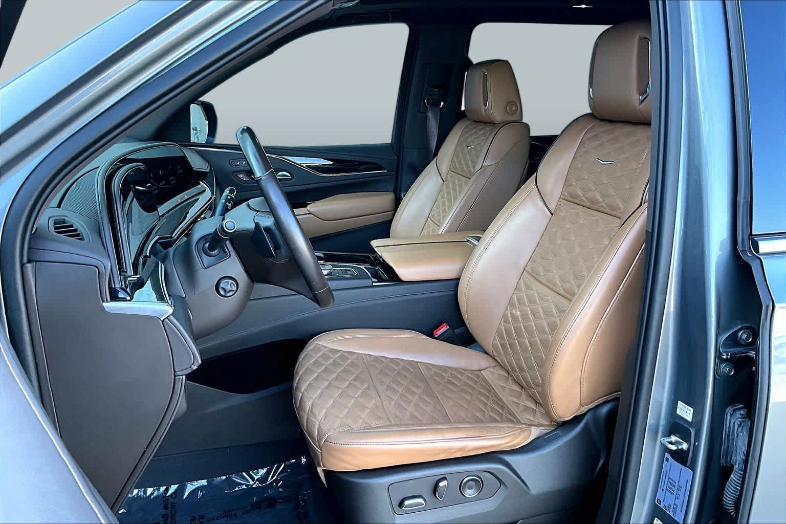 Used 2021 Cadillac Escalade ESV Premium Luxury RWD image 8