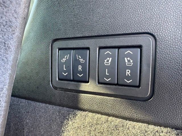 Used 2025 Cadillac XT6 Premium Luxury image 46