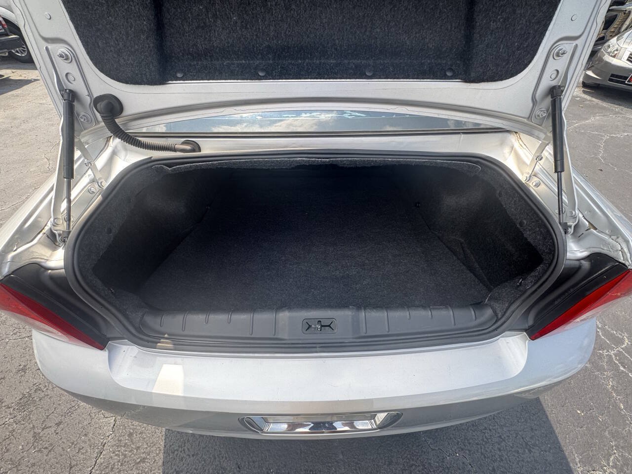 Used 2012 Chevrolet Malibu LTZ FWD image 24