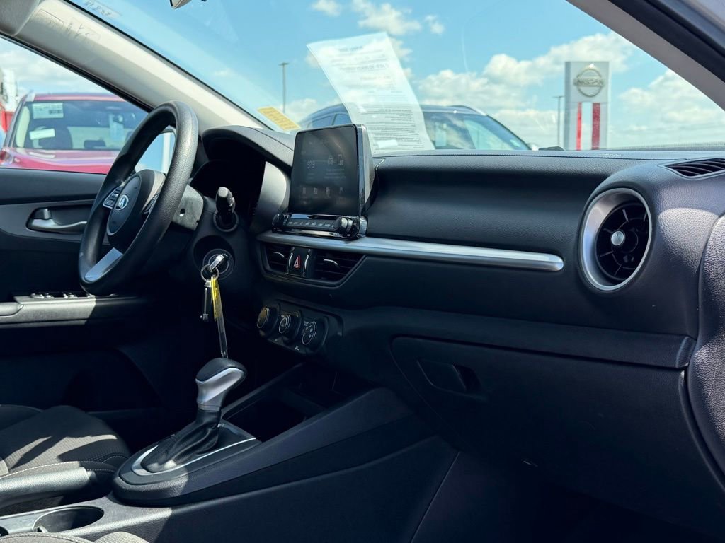 Used 2021 Kia Forte LXS FWD image 21