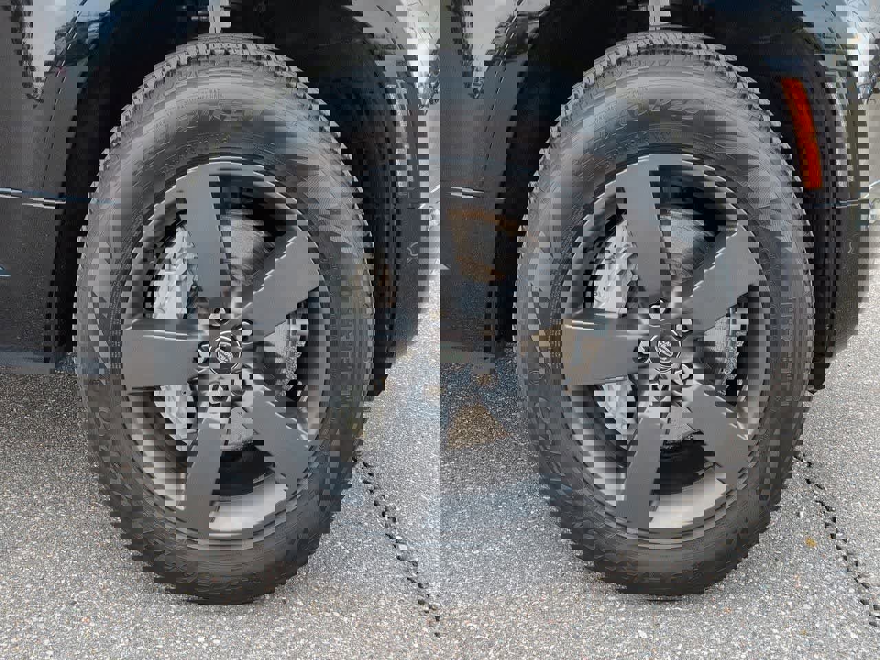 Certified 2024 Land Rover Defender 130 X-Dynamic SE image 13