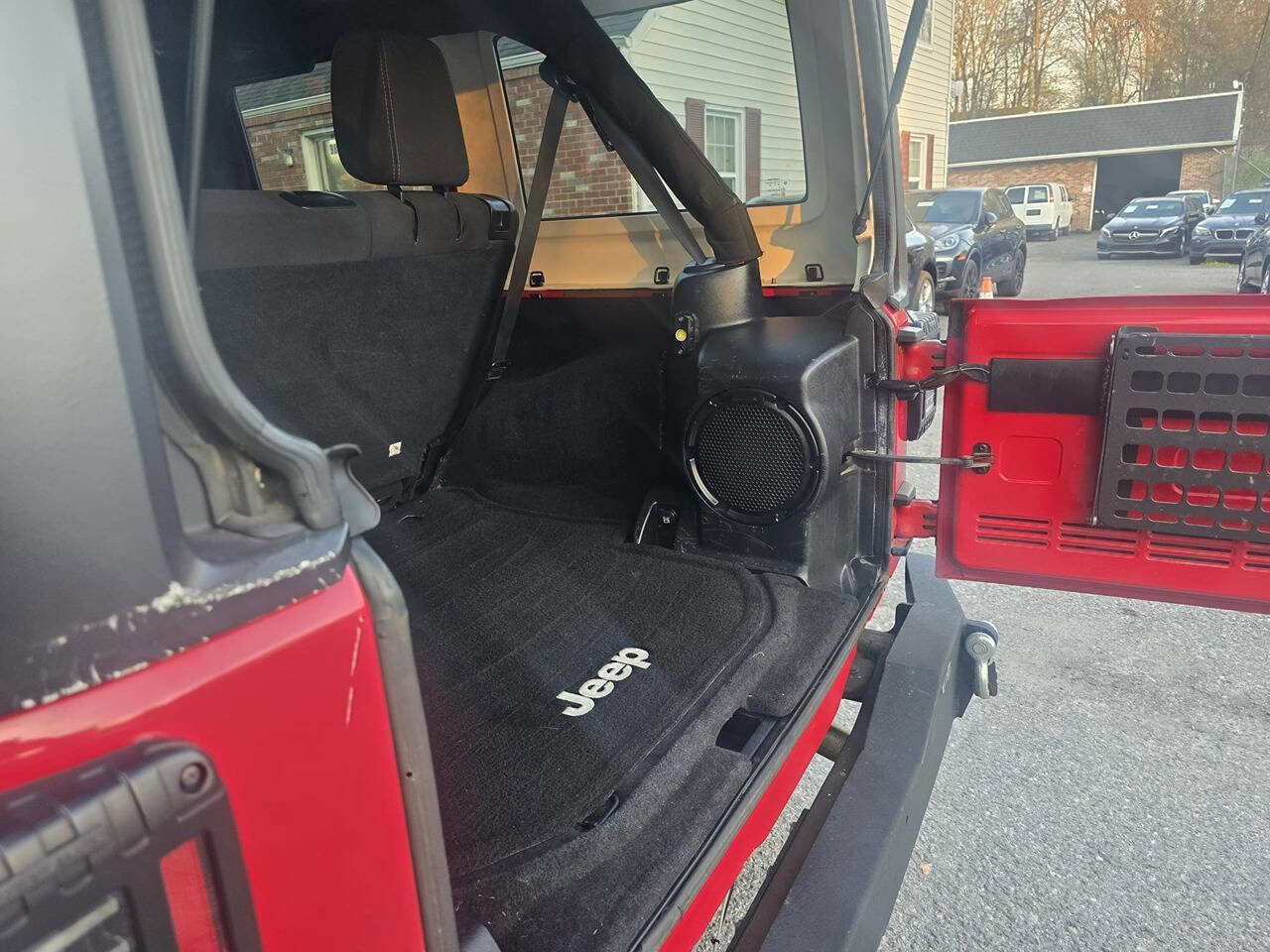 Used 2014 Jeep Wrangler Unlimited Sahara image 10