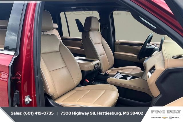 Used 2024 Chevrolet Suburban Premier w/ Premium Package image 6