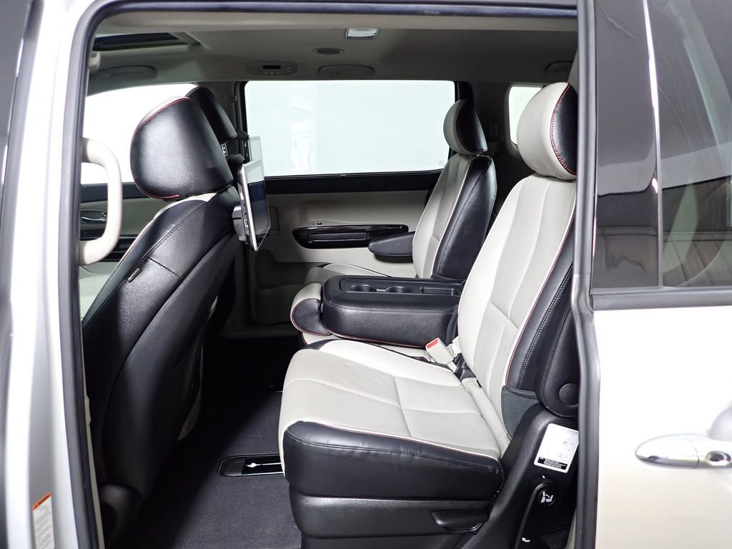 Used 2021 Kia Sedona SX FWD image 36