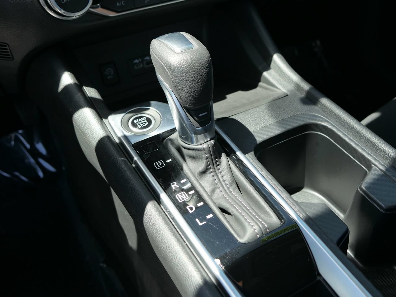 Used 2024 Nissan Sentra SV FWD image 21