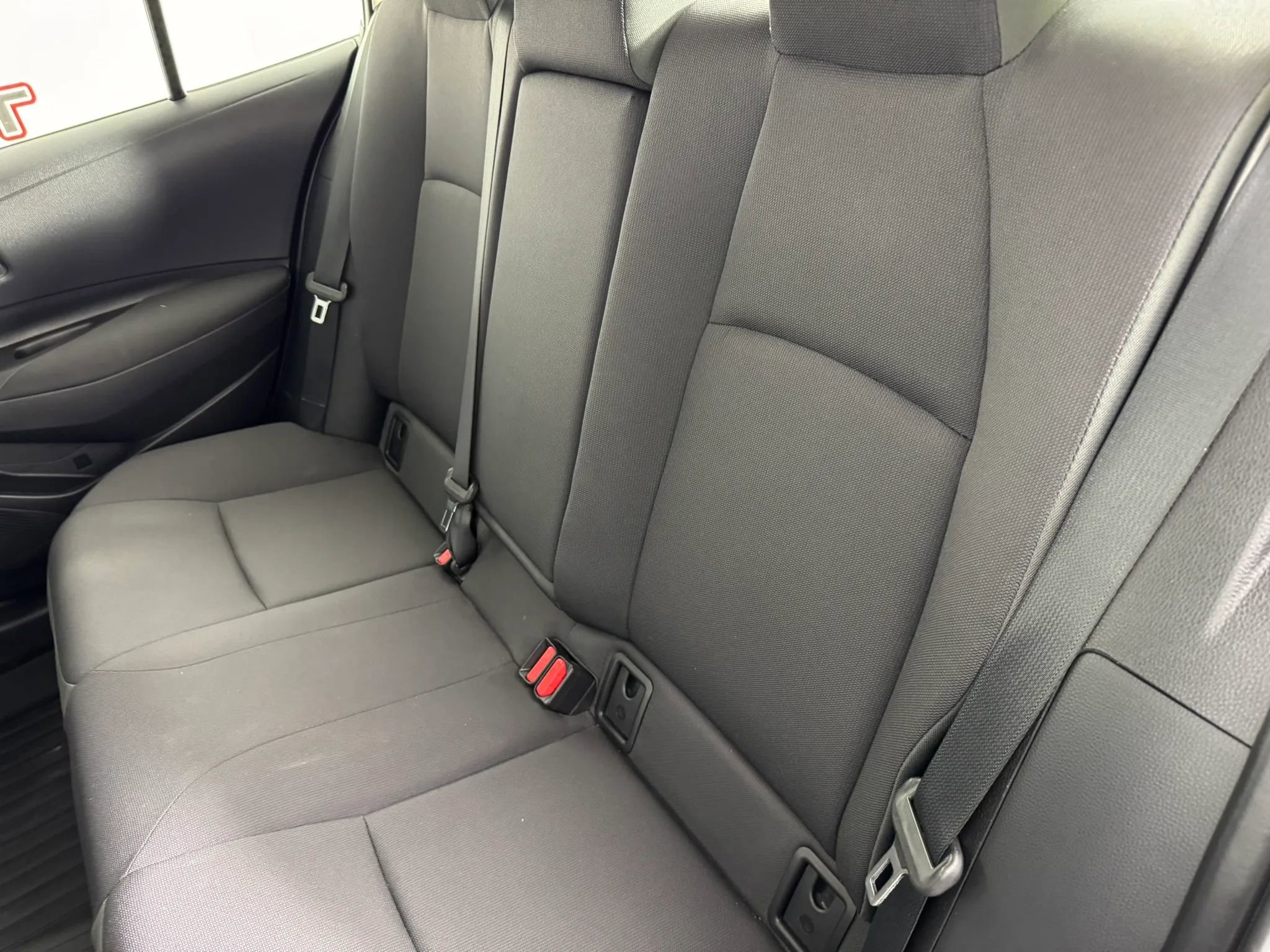 Used 2025 Toyota Corolla LE FWD image 31