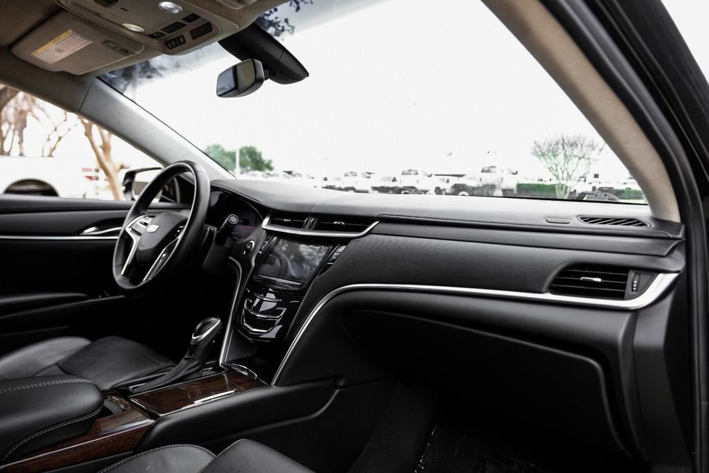 Used 2016 Cadillac XTS image 9