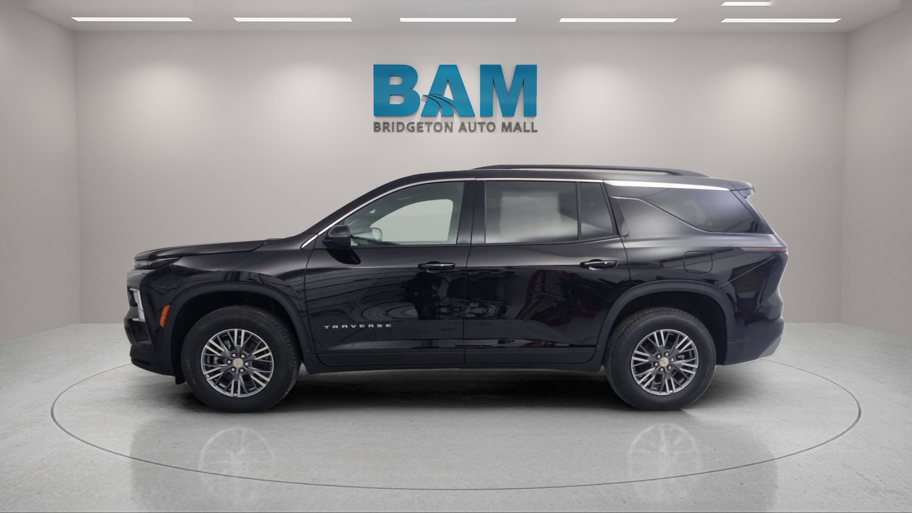 New 2026 Chevrolet Traverse LT w/ LPO, Floor Liner Package image 6