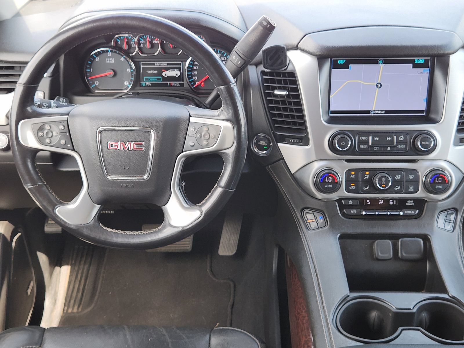 Used 2019 GMC Yukon XL SLT w/ Open Road Package AWD/4WD image 31