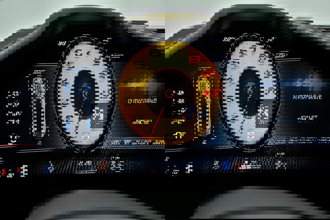 Used 2025 Ferrari Purosangue image 37