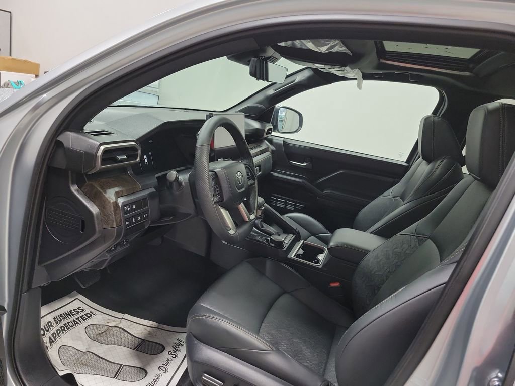 Used 2025 Toyota Tacoma Limited image 37