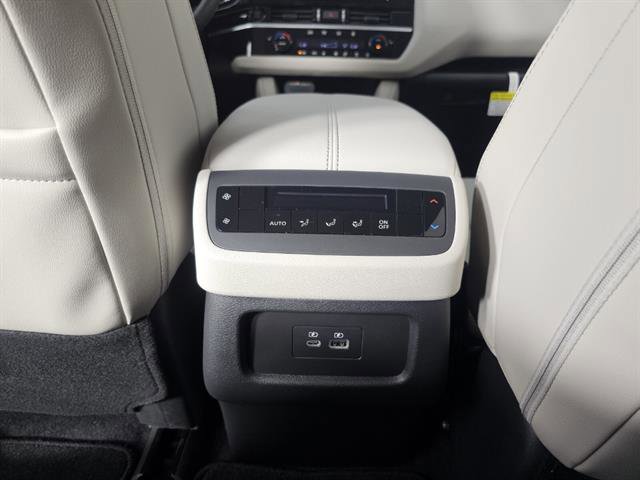 New 2025 Nissan Pathfinder SL AWD/4WD image 39