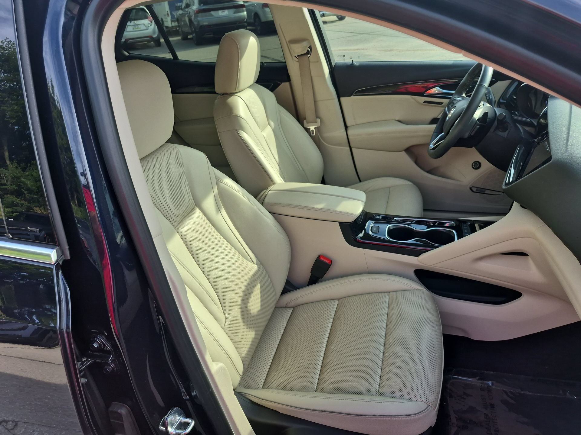 Used 2021 Buick Envision Essence w/ Technology Package I AWD/4WD image 29