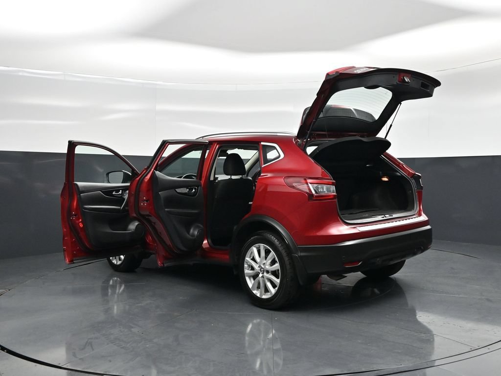 Used 2022 Nissan Rogue Sport SV FWD image 34