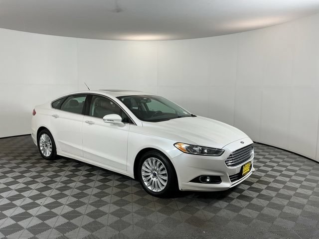 Used 2016 Ford Fusion SE w/ Equipment Group 502A FWD image 3