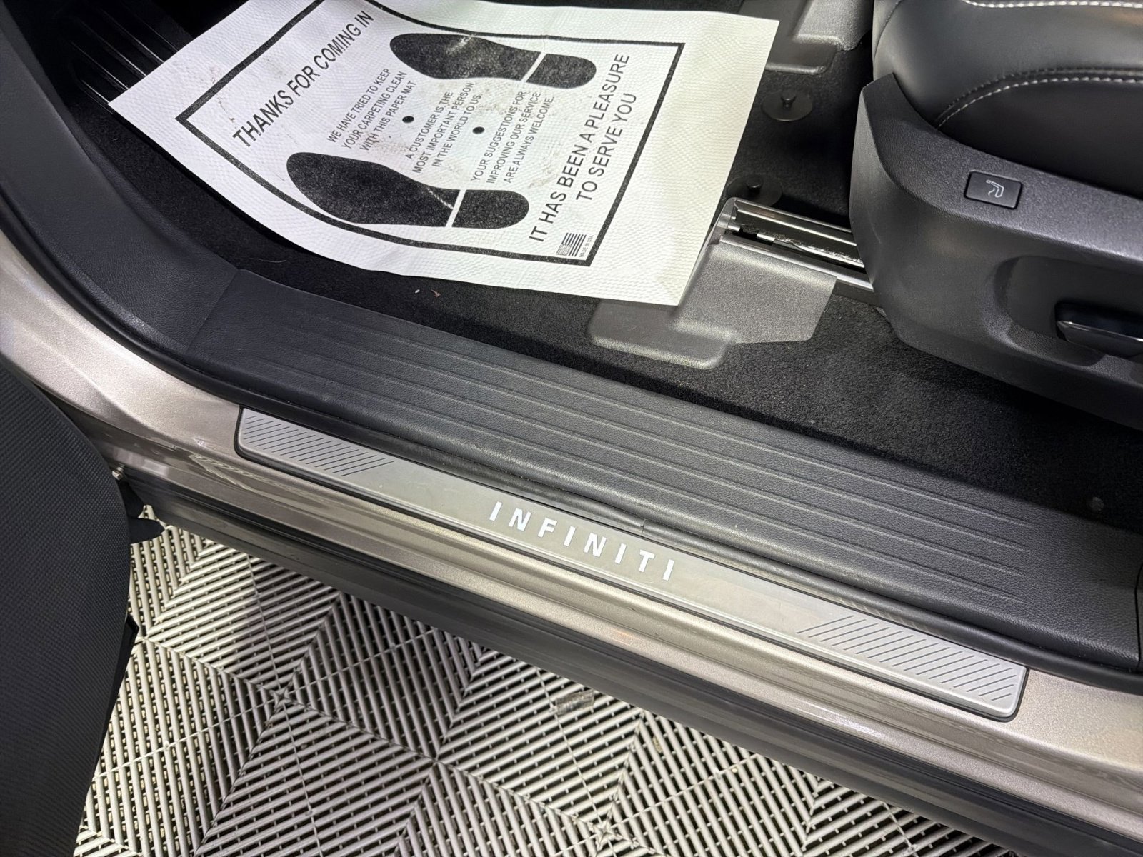 Used 2022 INFINITI QX60 Sensory w/ Cargo Package image 23